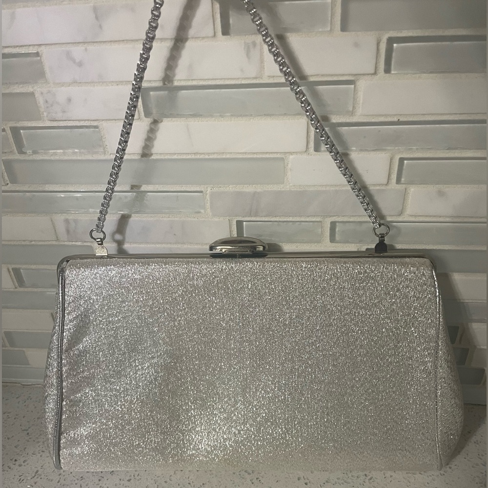 Vintage 90’s Silver Metallic Sparkle Evening Clutch Bag Purse Silver Chain Small